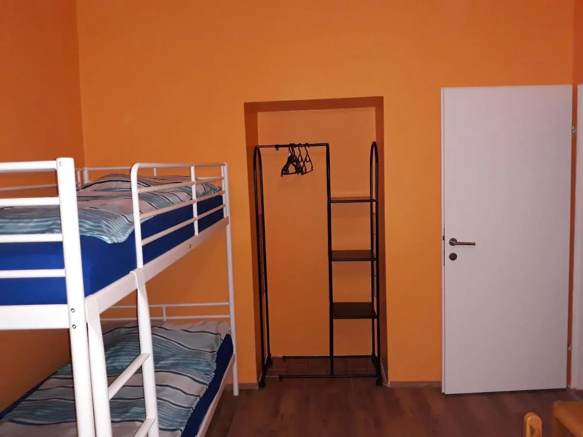 Monterooms Vienna Schoenbrunn 10 Minutes To Downtown Homestay